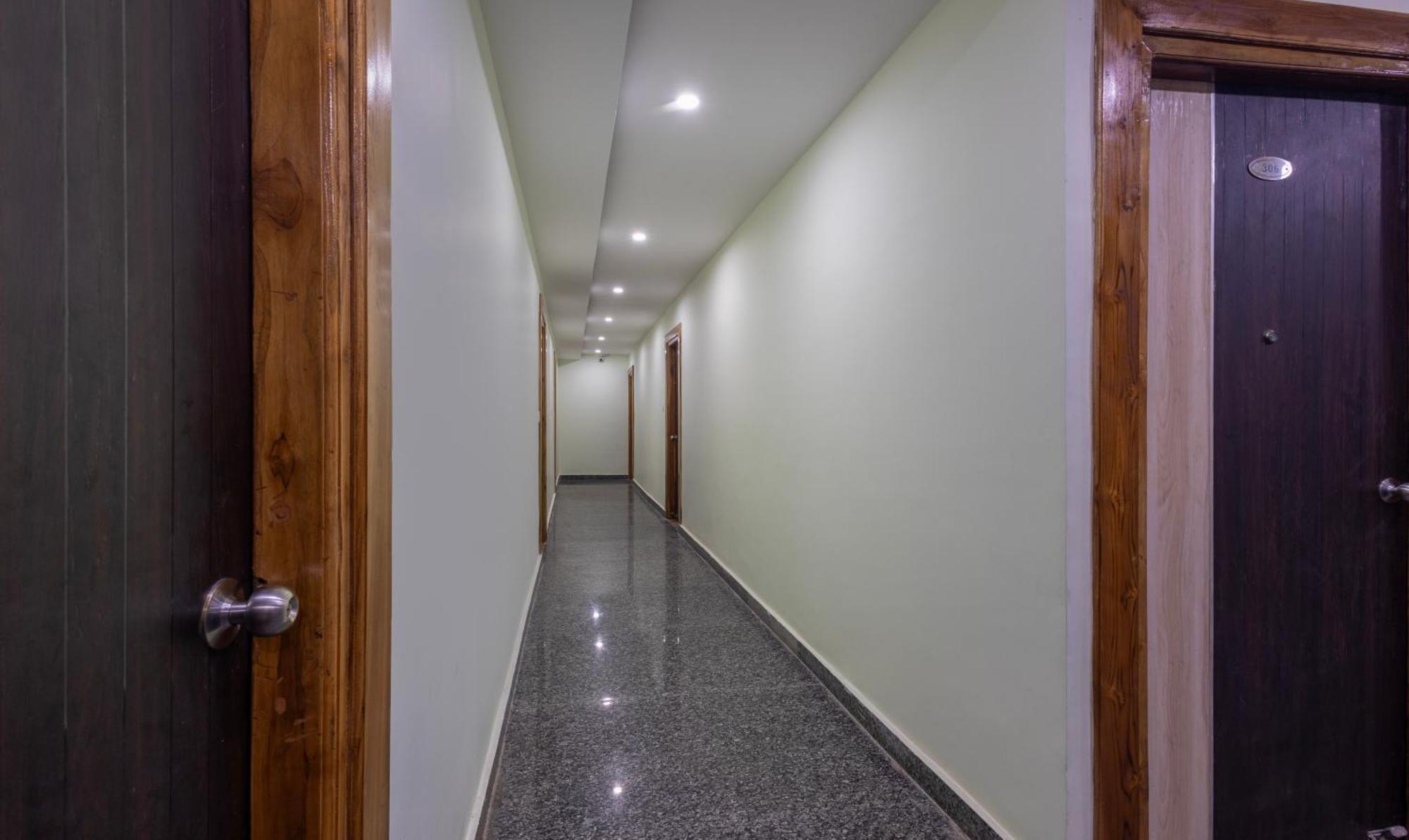 Hotel Treebo Shakuntalam, Near Lucknow Airport Esterno foto