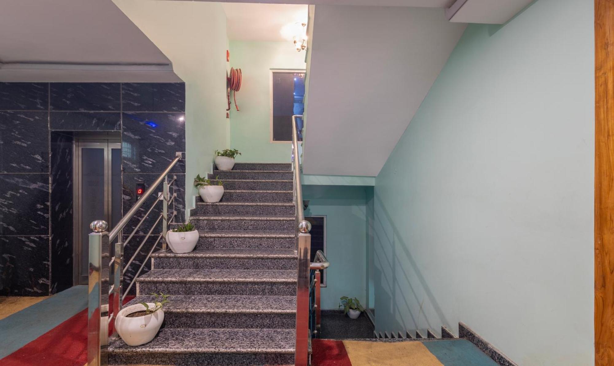 Hotel Treebo Shakuntalam, Near Lucknow Airport Esterno foto